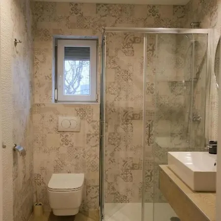 Appartamento With Parking Space - 25220