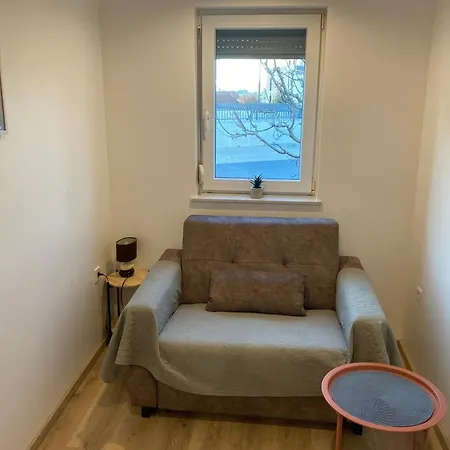 Apartment With Parking Space - 25220 *