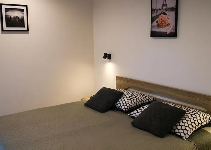 Apartament With Parking Space - 25220 *